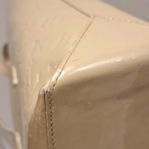 Louis Vuitton Cream Iridescent Patent Leather Tote - Picture 9 of 16